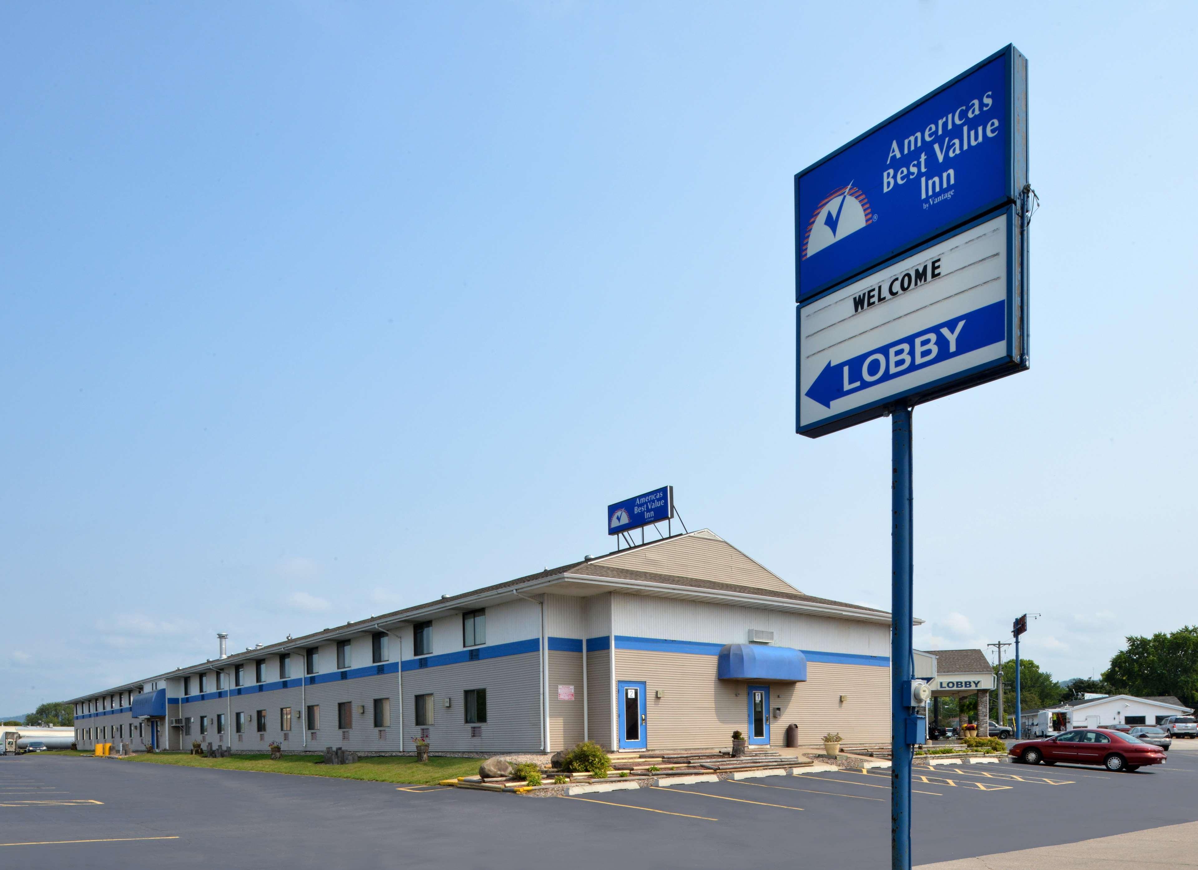 America'S Best Value Inn La Crosse Exterior foto