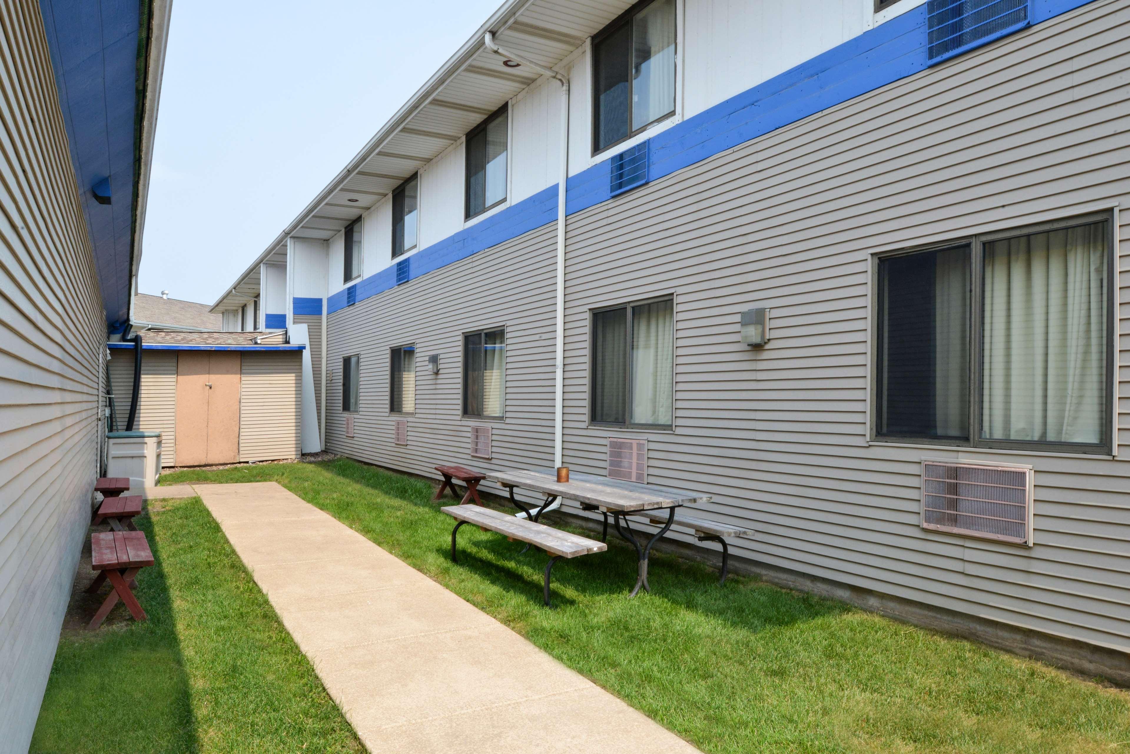 America'S Best Value Inn La Crosse Exterior foto