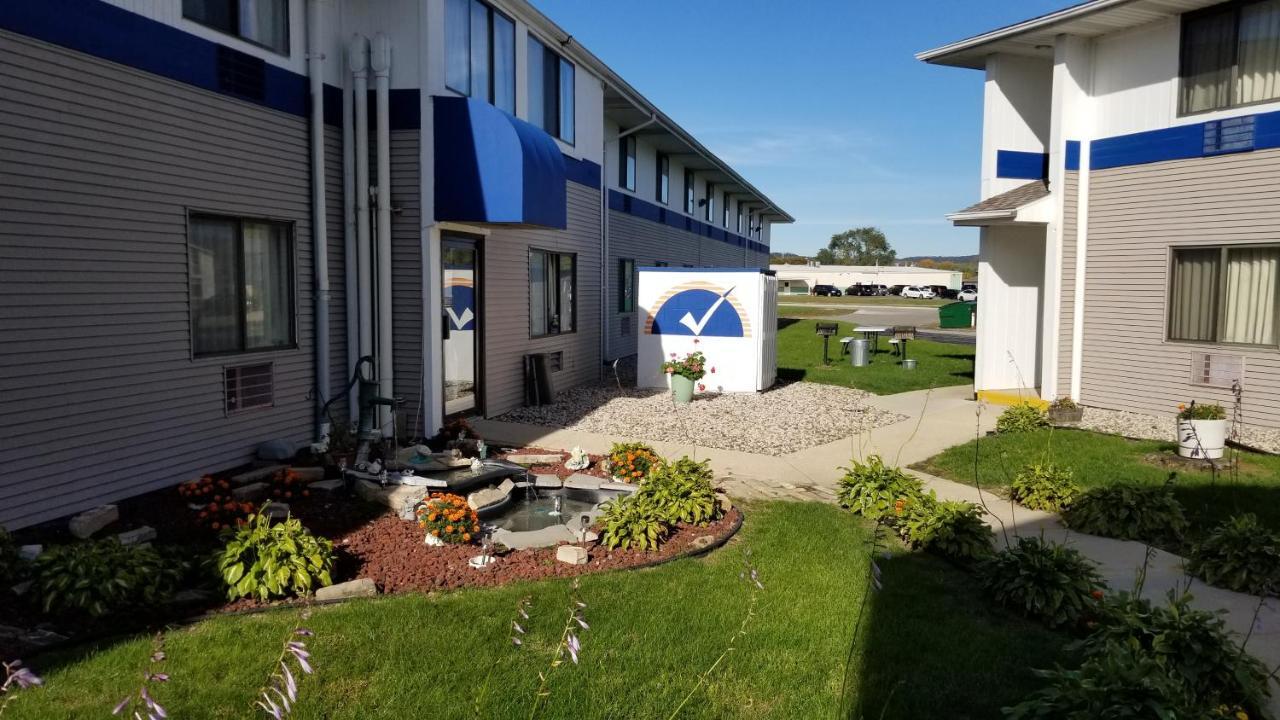 America'S Best Value Inn La Crosse Exterior foto